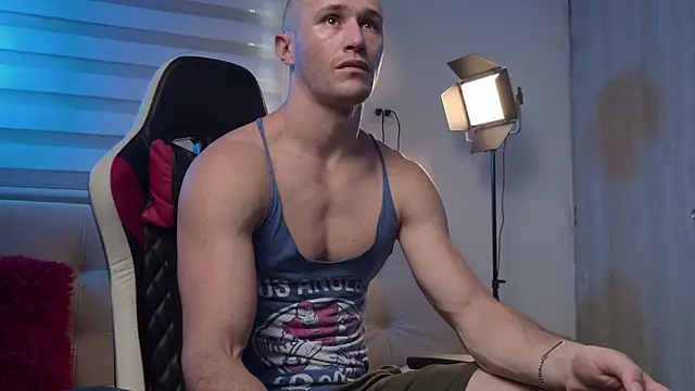 AxelFairchaild online show from 05-12-26, 01:19