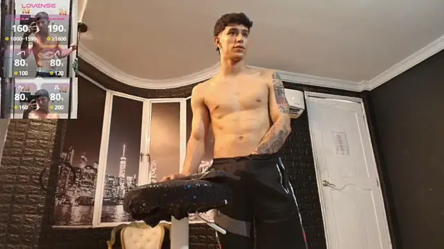 Cristopher23  online show from 01-08-25, 07:56