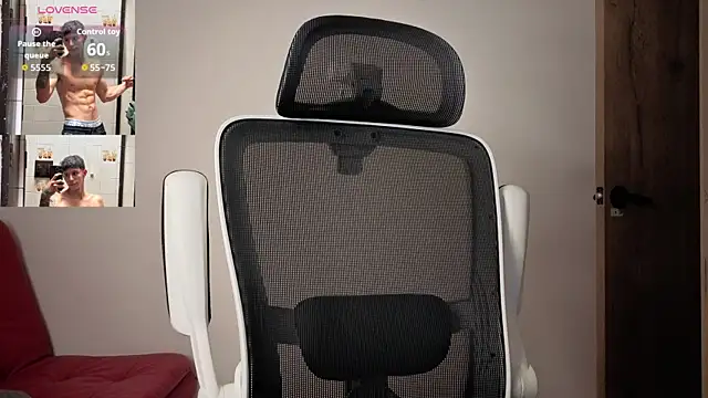 Cristopher23  online show from 12-23-25, 10:57