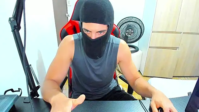 Calihotcaliente277 online show from 02-04-25, 08:38