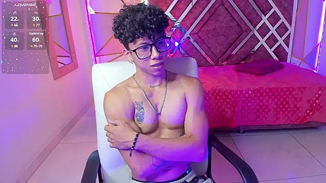 AkazaBoy  online show from 01-31-25, 04:36