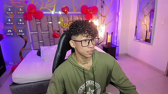 AkazaBoy  online show from 02-07-25, 04:16