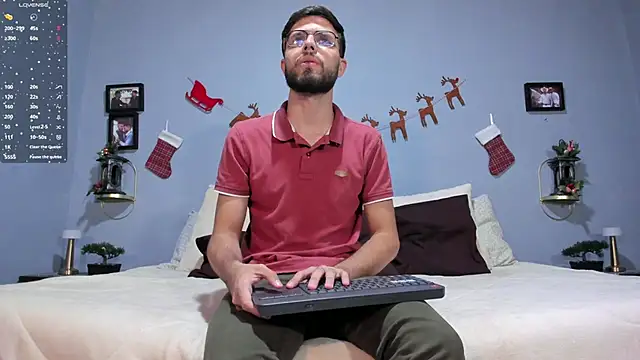 ETHAN ADAM online show from 12-21-24, 09:58