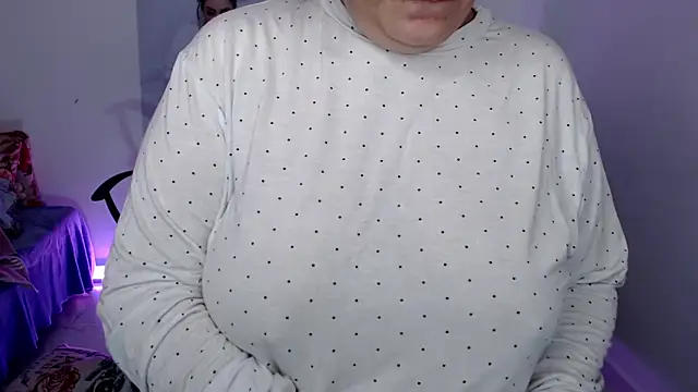 Snapshot of Serenay_ chatting on 12-02-24, 01:47 Serenay online show from 12-02-24, 01:47