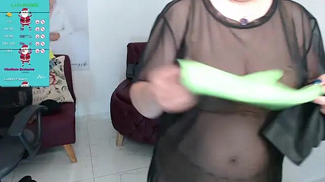 Snapshot of Serenay_ chatting on 12-12-24, 02:00 Serenay online show from 12-12-24, 02:00