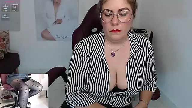 Snapshot of Serenay_ chatting on 12-21-24, 10:51 Serenay online show from 12-21-24, 10:51