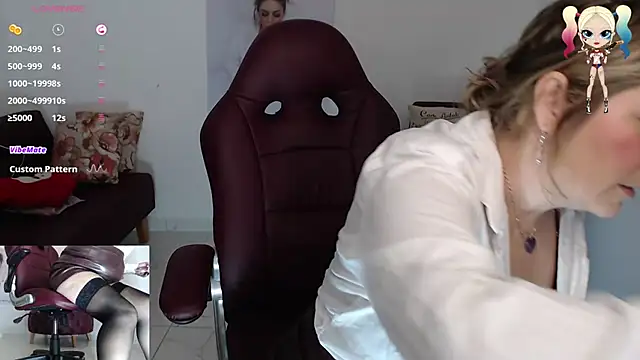 Snapshot of Serenay_ chatting on 01-11-25, 12:44 Serenay online show from 01-11-25, 12:44