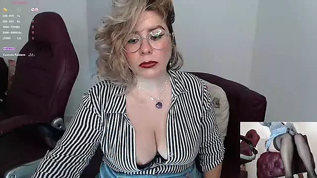 Snapshot of Serenay_ chatting on 01-15-25, 01:34 Serenay online show from 01-15-25, 01:34