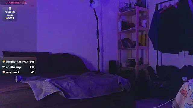 Snapshot of Space_X_Roxy_ chatting on 12-24-24, 10:28 Space X Roxy online show from 12-24-24, 10:28