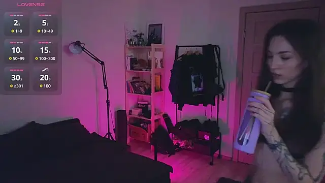 Snapshot of Space_X_Roxy_ chatting on 12-26-24, 06:22 Space X Roxy online show from 12-26-24, 06:22