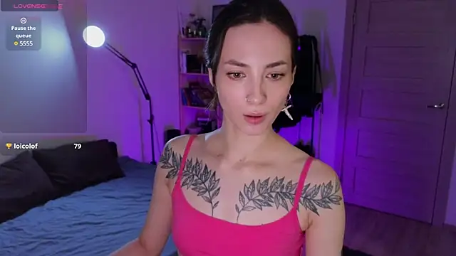 Snapshot of Space_X_Roxy_ chatting on 01-10-25, 07:11 Space X Roxy online show from 01-10-25, 07:11