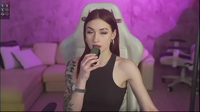 Magnetic Mia  online show from 02-26-26, 11:48