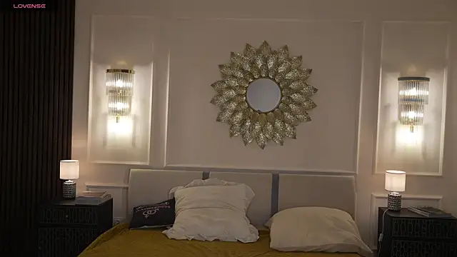 Magnetic Mia  online show from 05-10-26, 10:59
