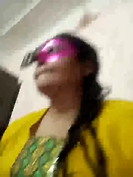 Snapshot of Punjabi_beauty123 chatting on 02-13-25, 09:51 Punjabi beauty123 online show from 02-13-25, 09:51