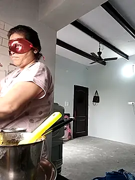 Snapshot of Punjabi_beauty123 chatting on 10-28-25, 05:22 Punjabi beauty123 online show from 10-28-25, 05:22