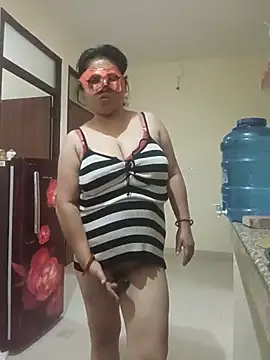 Snapshot of Punjabi_beauty123 chatting on 05-23-26, 02:50 Punjabi beauty123 online show from 05-23-26, 02:50