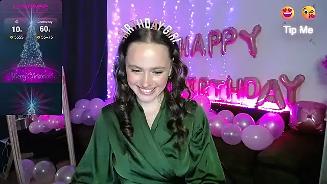 Snapshot of Emillias chatting on 12-10-24, 09:22 Emillias online show from 12-10-24, 09:22