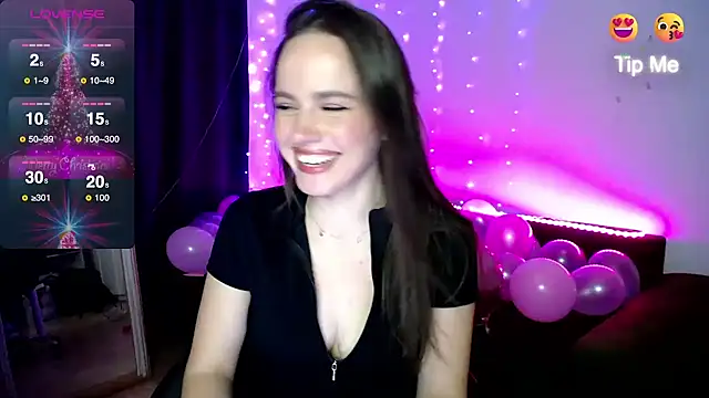 Snapshot of Emillias chatting on 12-12-24, 02:33 Emillias online show from 12-12-24, 02:33