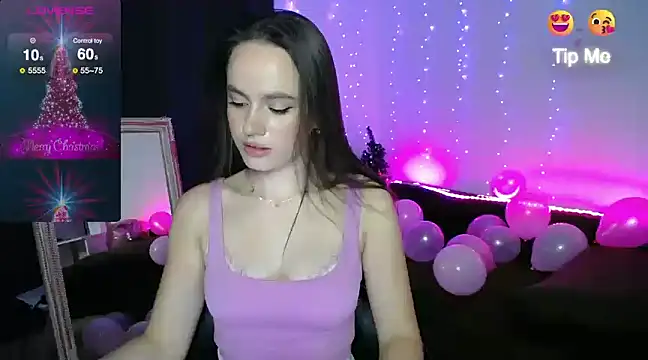 Snapshot of Emillias chatting on 12-24-24, 05:13 Emillias online show from 12-24-24, 05:13