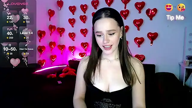 Snapshot of Emillias chatting on 02-10-25, 02:16 Emillias online show from 02-10-25, 02:16
