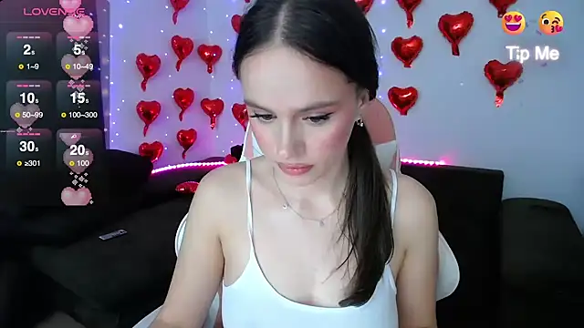 Snapshot of Emillias chatting on 02-22-25, 04:19 Emillias online show from 02-22-25, 04:19