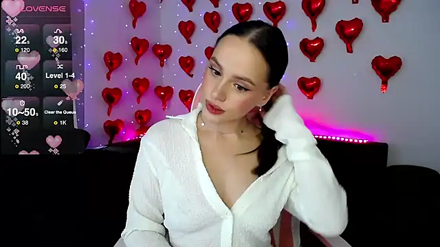 Snapshot of Emillias chatting on 03-01-25, 02:13 Emillias online show from 03-01-25, 02:13