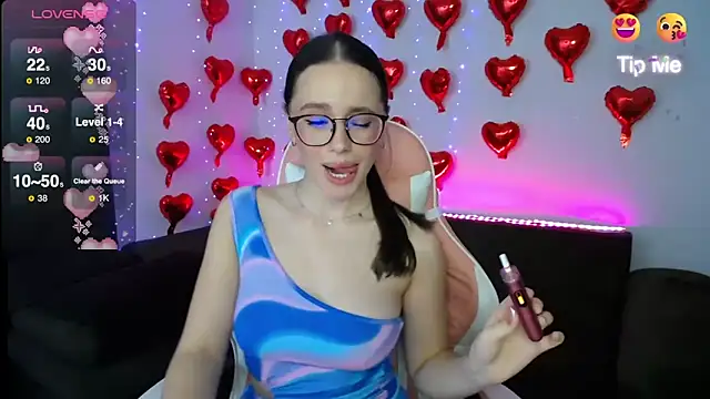 Snapshot of Emillias chatting on 03-03-25, 05:29 Emillias online show from 03-03-25, 05:29