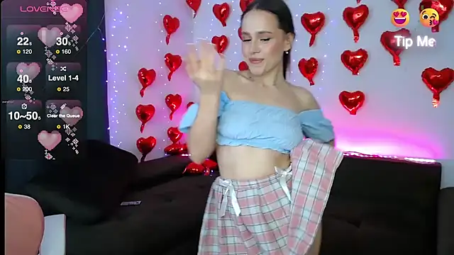Snapshot of Emillias chatting on 03-04-25, 05:45 Emillias online show from 03-04-25, 05:45