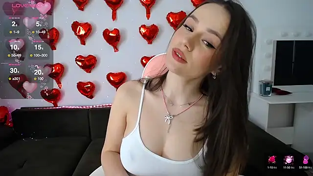Snapshot of Emillias chatting on 03-17-25, 11:10 Emillias online show from 03-17-25, 11:10