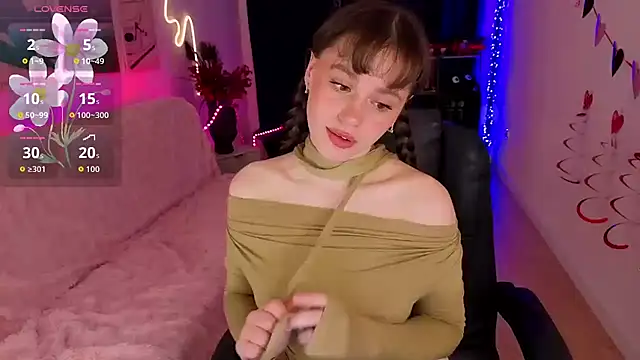 Emillias online show from 05-13-26, 01:08