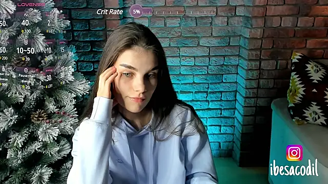 Snapshot of adriana_allien chatting on 12-19-24, 11:46 adriana allien online show from 12-19-24, 11:46