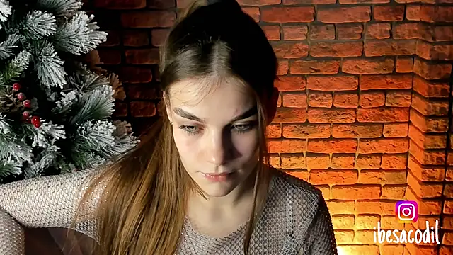 Snapshot of adriana_allien chatting on 12-27-24, 09:54 adriana allien online show from 12-27-24, 09:54