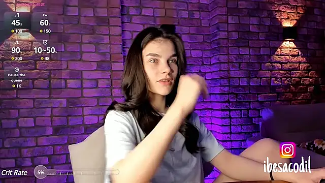 Snapshot of adriana_allien chatting on 01-21-25, 10:30 adriana allien online show from 01-21-25, 10:30