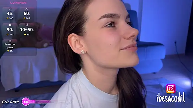 Snapshot of adriana_allien chatting on 09-18-25, 07:27 adriana allien online show from 09-18-25, 07:27