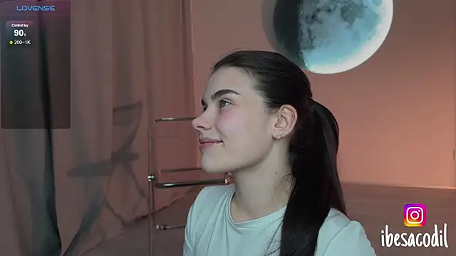 Snapshot of adriana_allien chatting on 05-11-26, 09:56 adriana allien online show from 05-11-26, 09:56