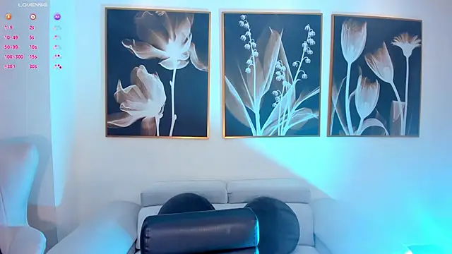 Snapshot of TaraLawrence chatting on 10-05-25, 02:21 TaraLawrence online show from 10-05-25, 02:21