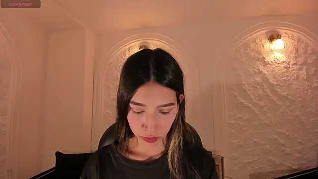 TaraLawrence online show from 12-21-25, 03:46