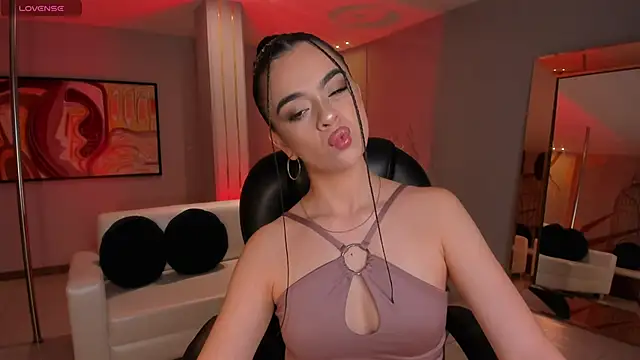 Snapshot of AlanaCraft chatting on 01-15-25, 03:11 AlanaCraft online show from 01-15-25, 03:11