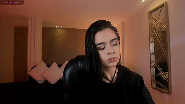Snapshot of AlanaCraft chatting on 01-24-25, 03:54 AlanaCraft online show from 01-24-25, 03:54