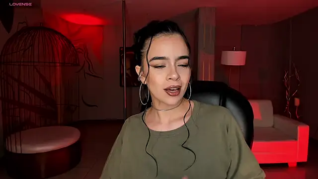Snapshot of AlanaCraft chatting on 02-25-25, 02:47 AlanaCraft online show from 02-25-25, 02:47