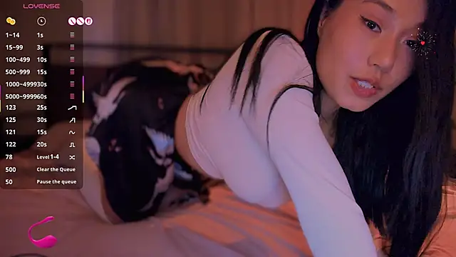 kimmy chi  online show from 10-13-25, 06:19