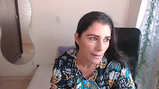 Snapshot of LUCY_LI chatting on 12-12-24, 07:15 LUCY LI online show from 12-12-24, 07:15