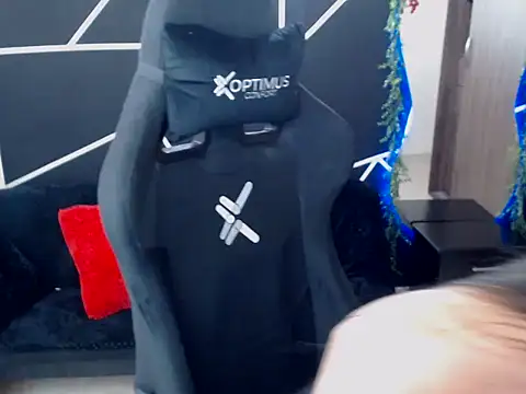 Snapshot of LUCY_LI chatting on 09-11-25, 06:19 LUCY LI online show from 09-11-25, 06:19