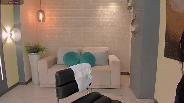 AllisonRogersX online show from 01-17-25, 03:34
