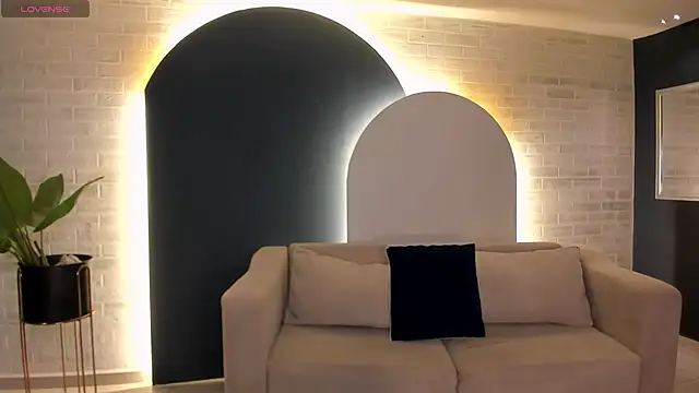 AllisonRogersX online show from 05-04-26, 11:39