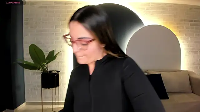 AllisonRogersX online show from 05-05-26, 10:45