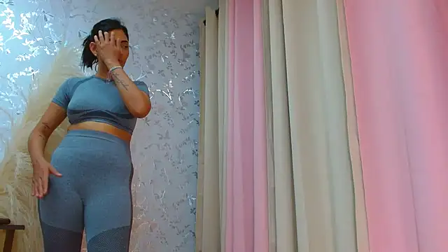 talianaprada online show from 12-20-24, 10:49