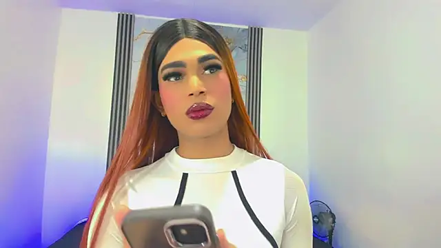 Hellen moons   online show from 03-11-25, 03:16