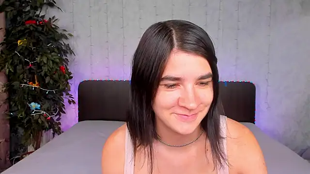 Snapshot of _Polly_Love_ chatting on 09-23-25, 06:05 Polly Love online show from 09-23-25, 06:05