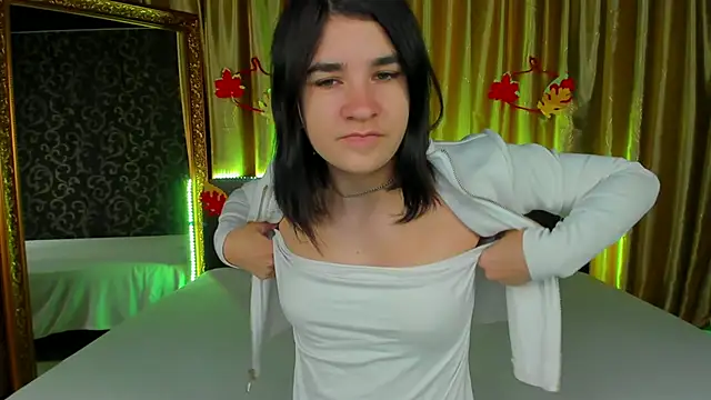 Snapshot of _Polly_Love_ chatting on 10-20-25, 06:03 Polly Love online show from 10-20-25, 06:03